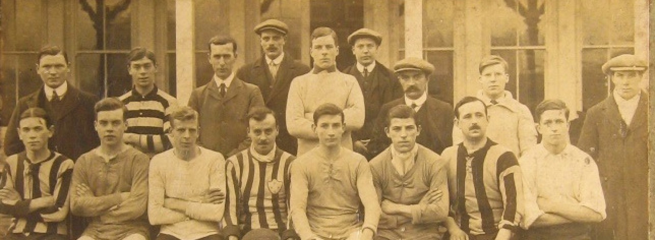 College servants sport group c. 1912
