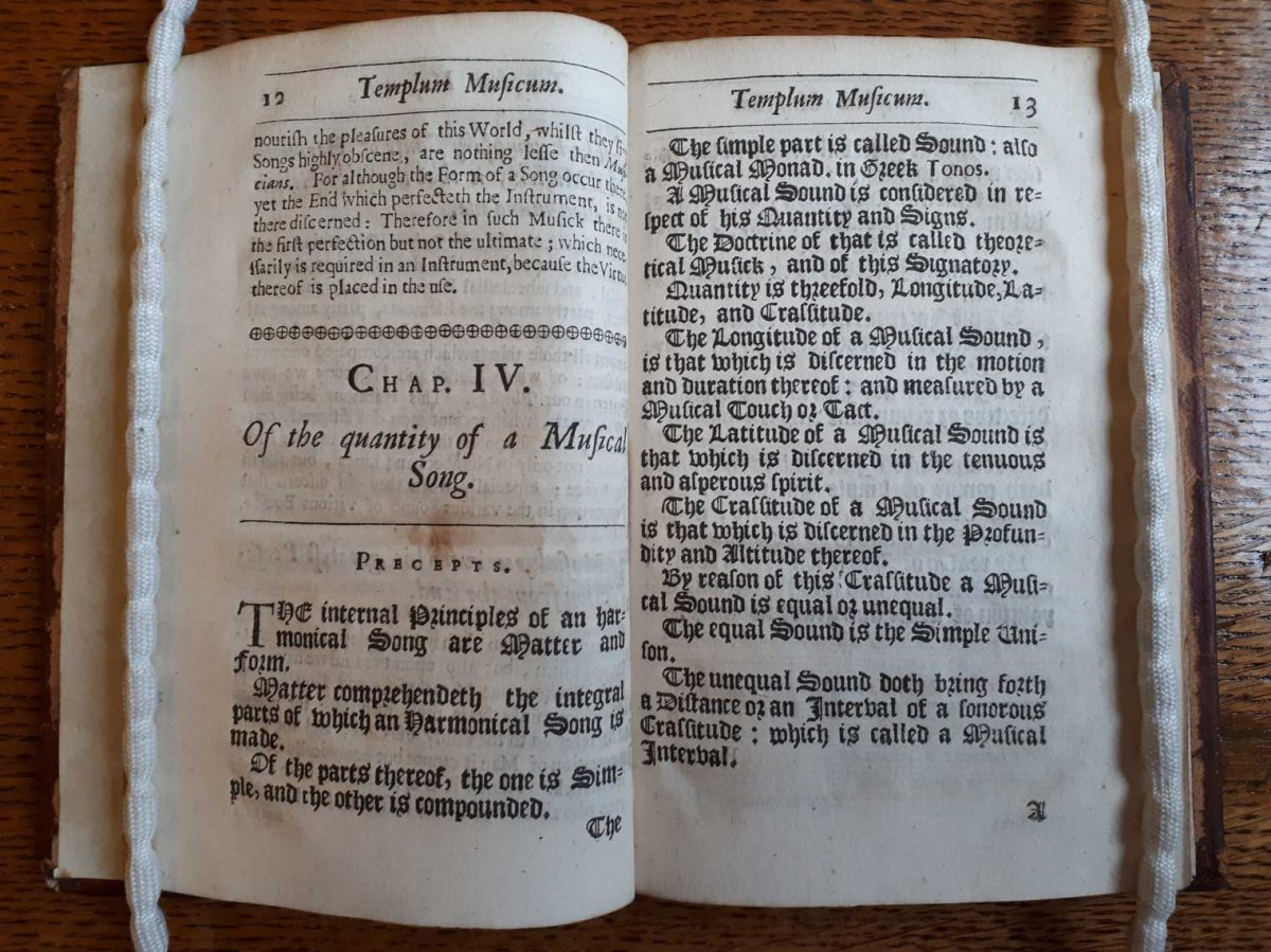 Pages 12-13 in an early printed book.
